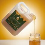 Close-up tekstur madu sidr Royal VIP — raw honey 100% tanpa campuran