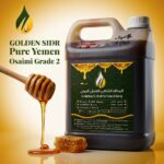 Madu Sidr Doani Gred 2 dituang ke sudu kayu — pure honey 100%