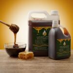 Sudu kayu dengan madu sidr Farz Madu Alshafi — natural honey yaman asli